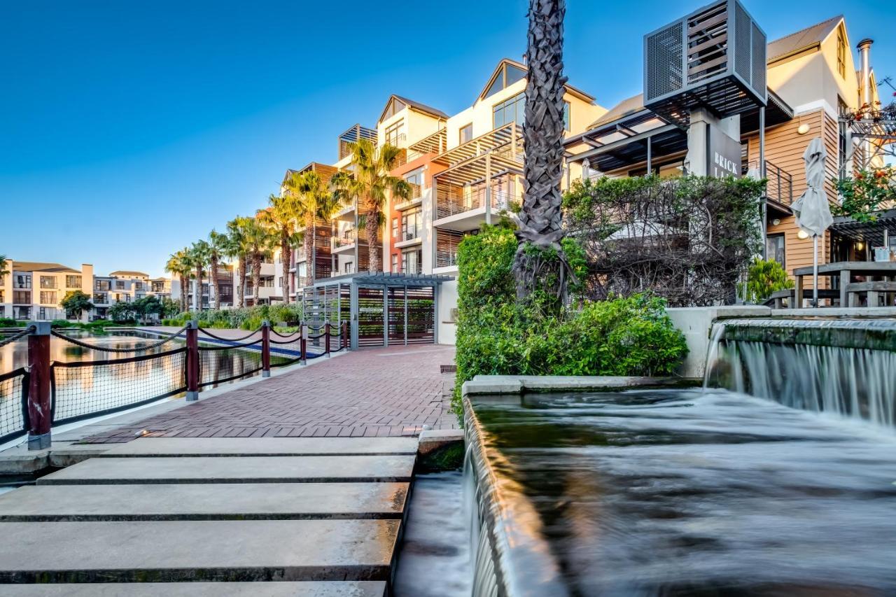 Apartment Quayside Canal Eden