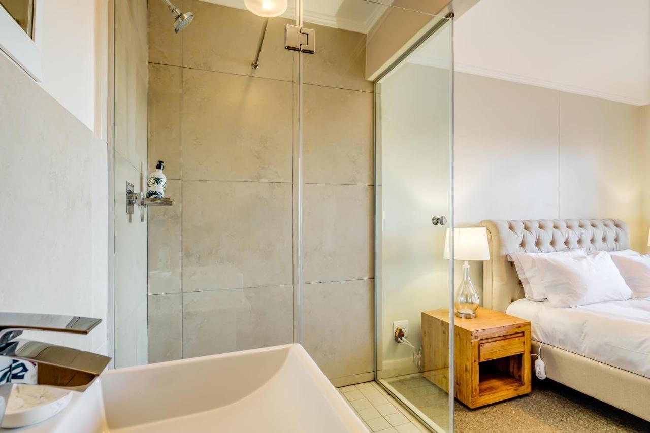 Apartment Quayside Canal Eden *